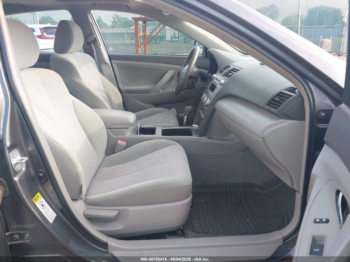 2011 TOYOTA CAMRY LE — снимка 5