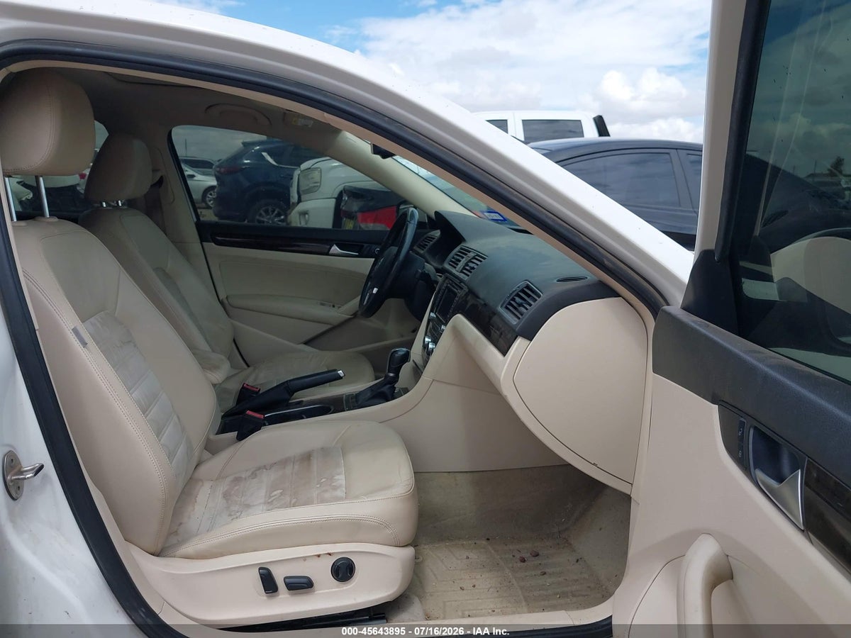 2015 VOLKSWAGEN PASSAT 2.0L TDI SEL PREMIUM — снимка 5