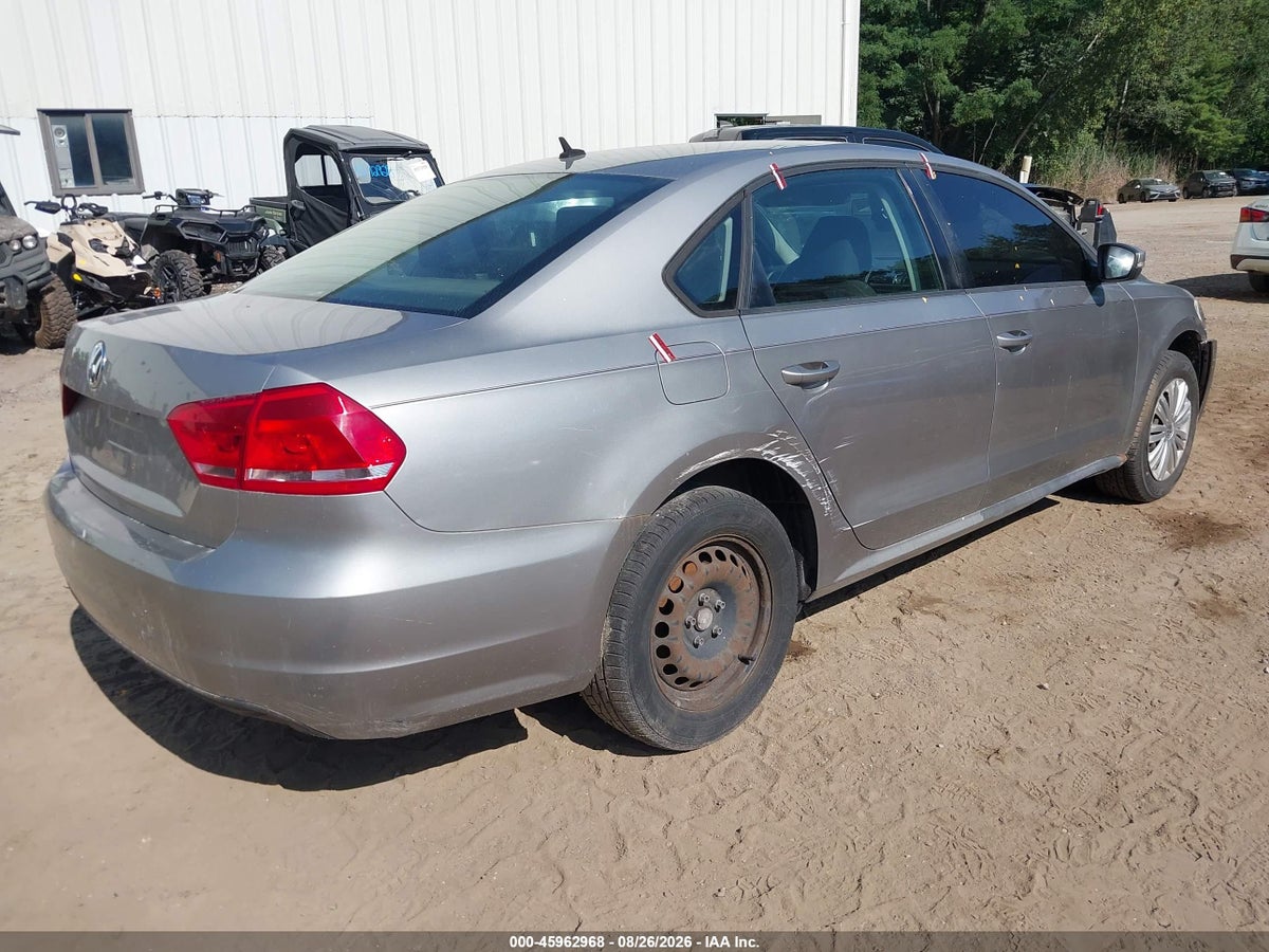 2014 VOLKSWAGEN PASSAT 2.5L S — снимка 4