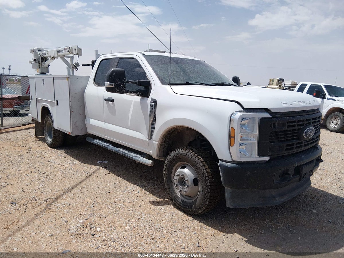 2024 FORD F-350 CHASSIS LARIAT/XL/XLT