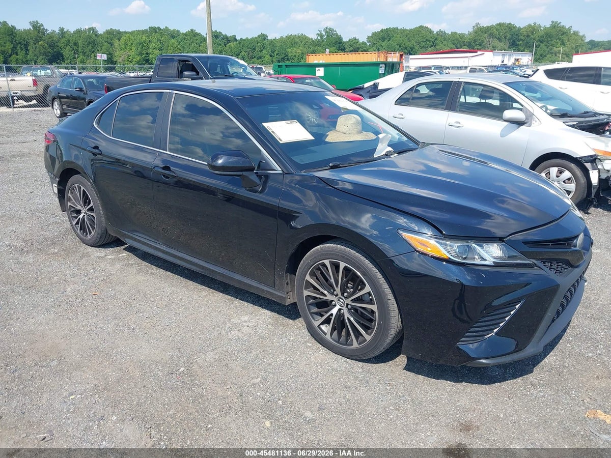 2018 TOYOTA CAMRY SE