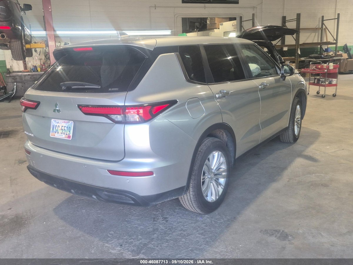 2024 MITSUBISHI OUTLANDER ES 2.5 S-AWC — снимка 4