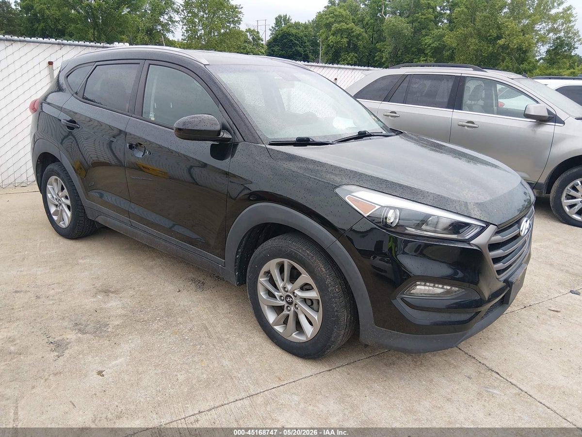 2016 HYUNDAI TUCSON SE