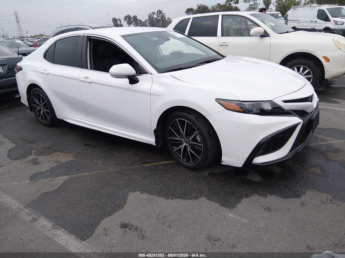 2024 TOYOTA CAMRY SE