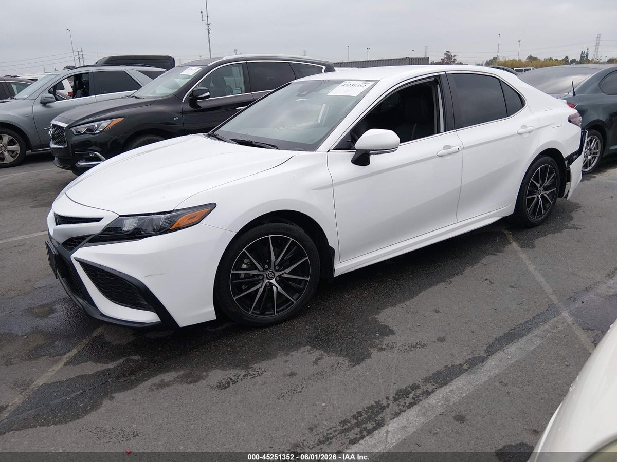 2024 TOYOTA CAMRY SE — снимка 2