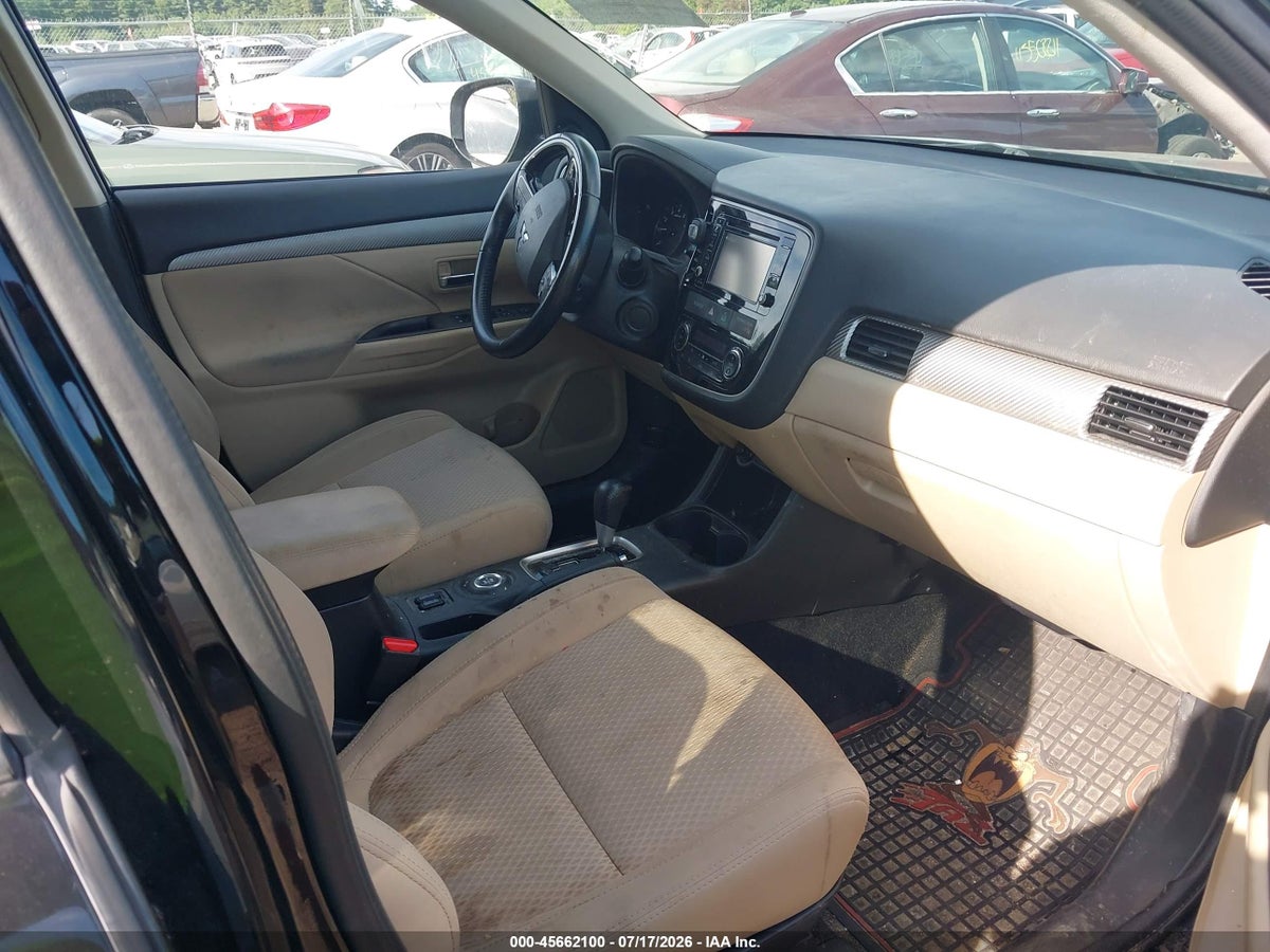 2016 MITSUBISHI OUTLANDER ES/SE/SEL — снимка 5