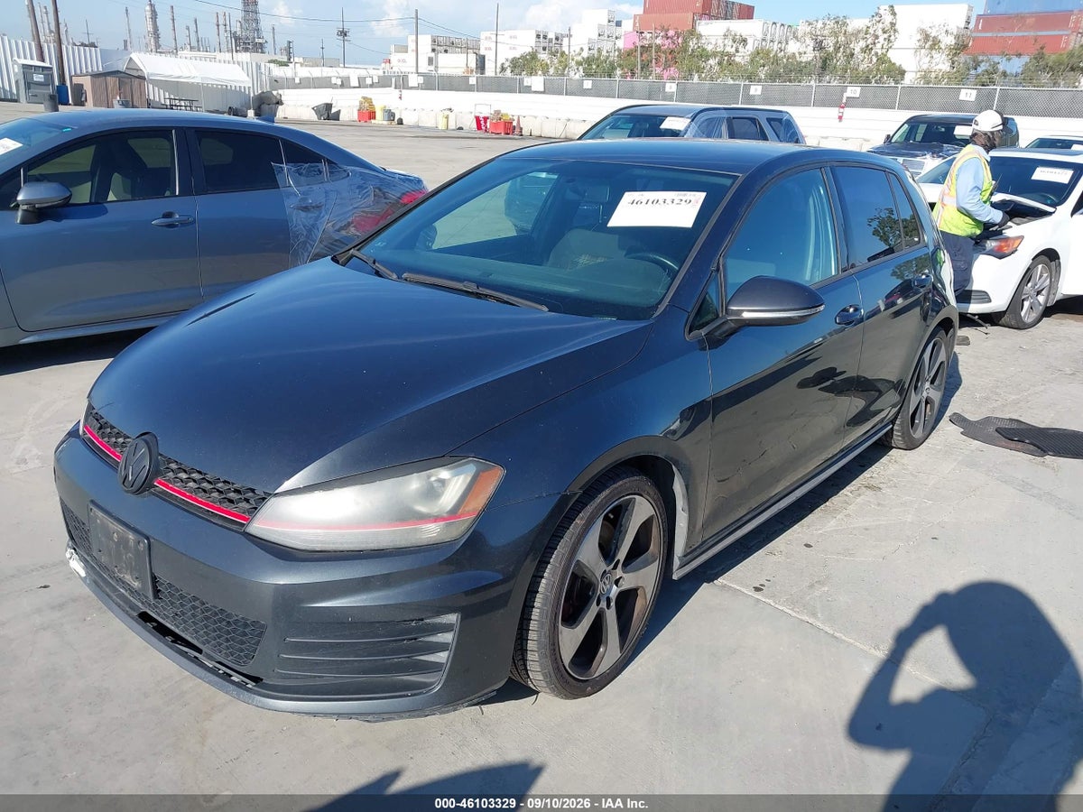 2015 VOLKSWAGEN GOLF GTI 2.0T S 4-DOOR — снимка 2