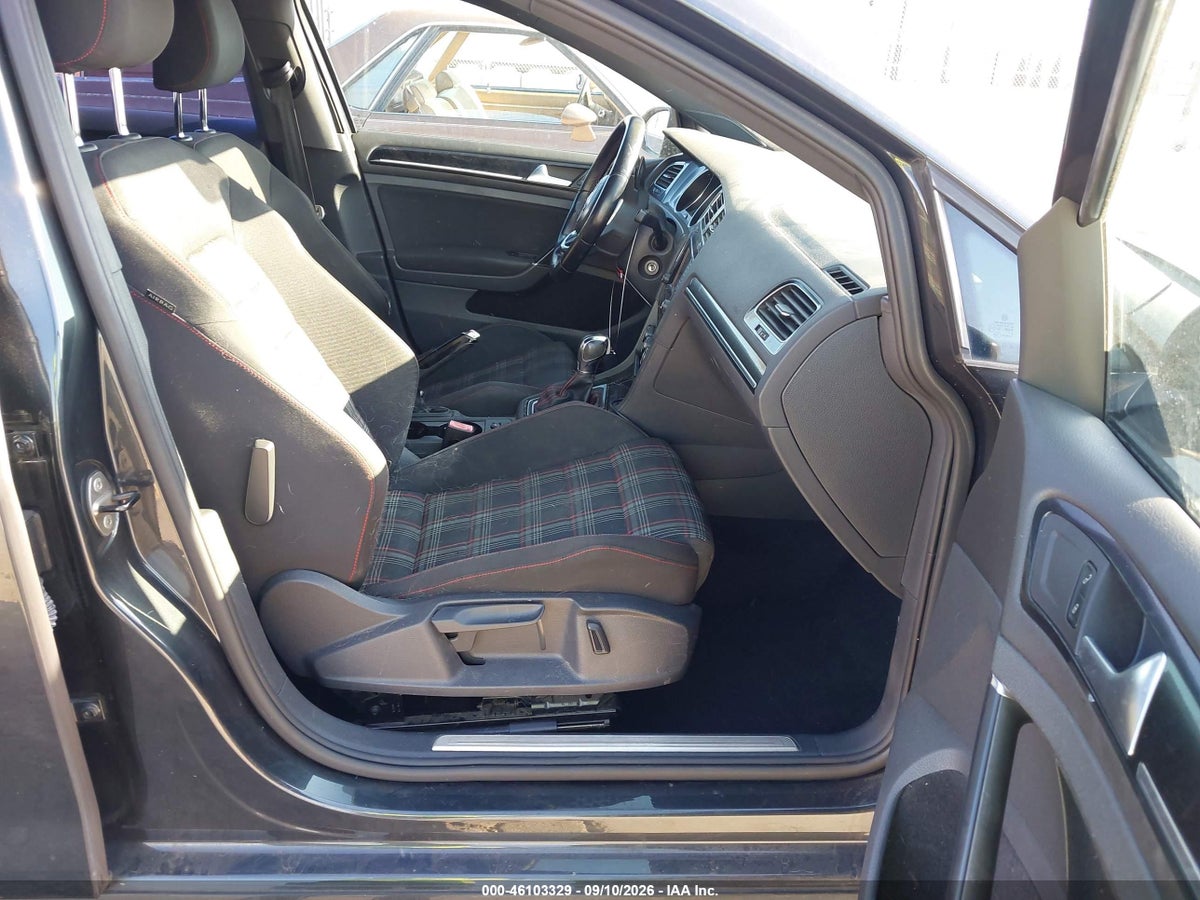 2015 VOLKSWAGEN GOLF GTI 2.0T S 4-DOOR — снимка 5