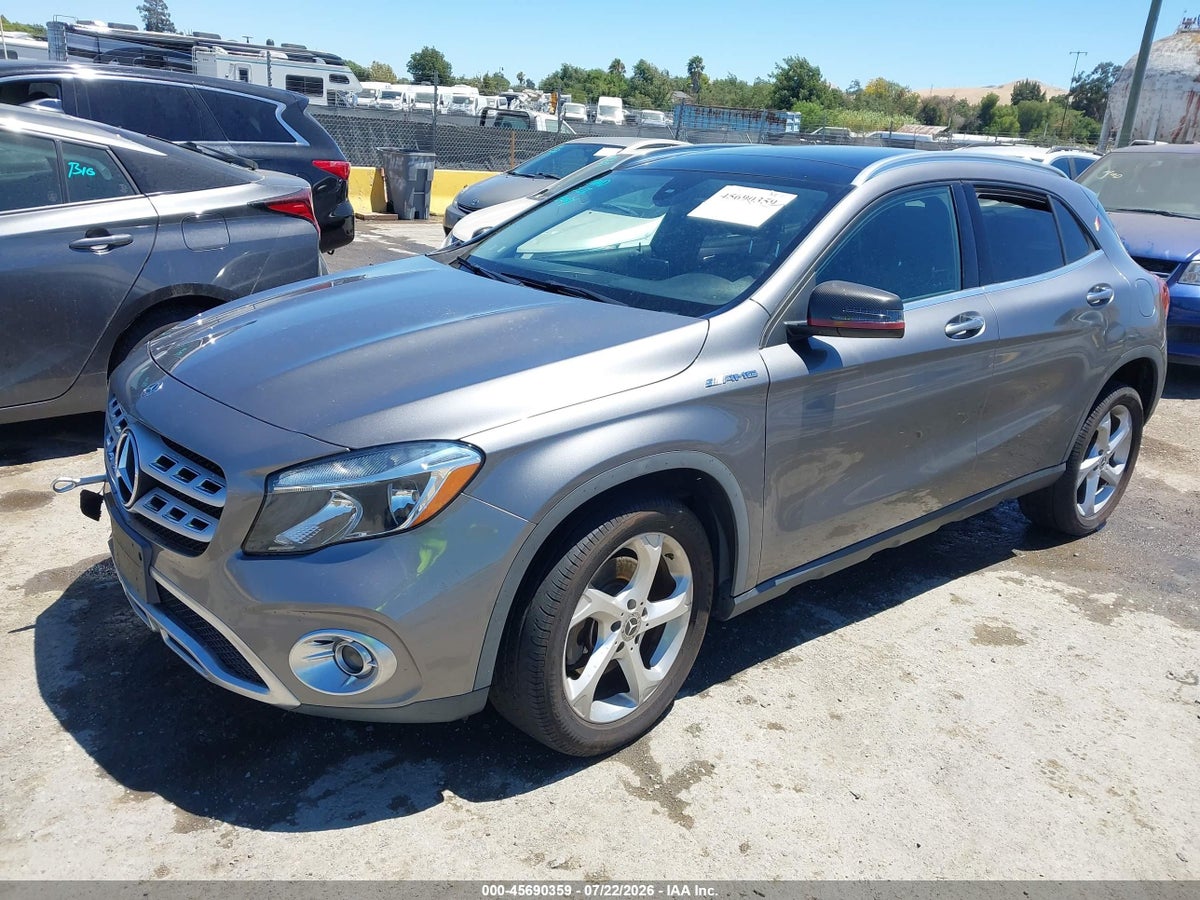 2020 MERCEDES-BENZ GLA 250 4MATIC — снимка 2