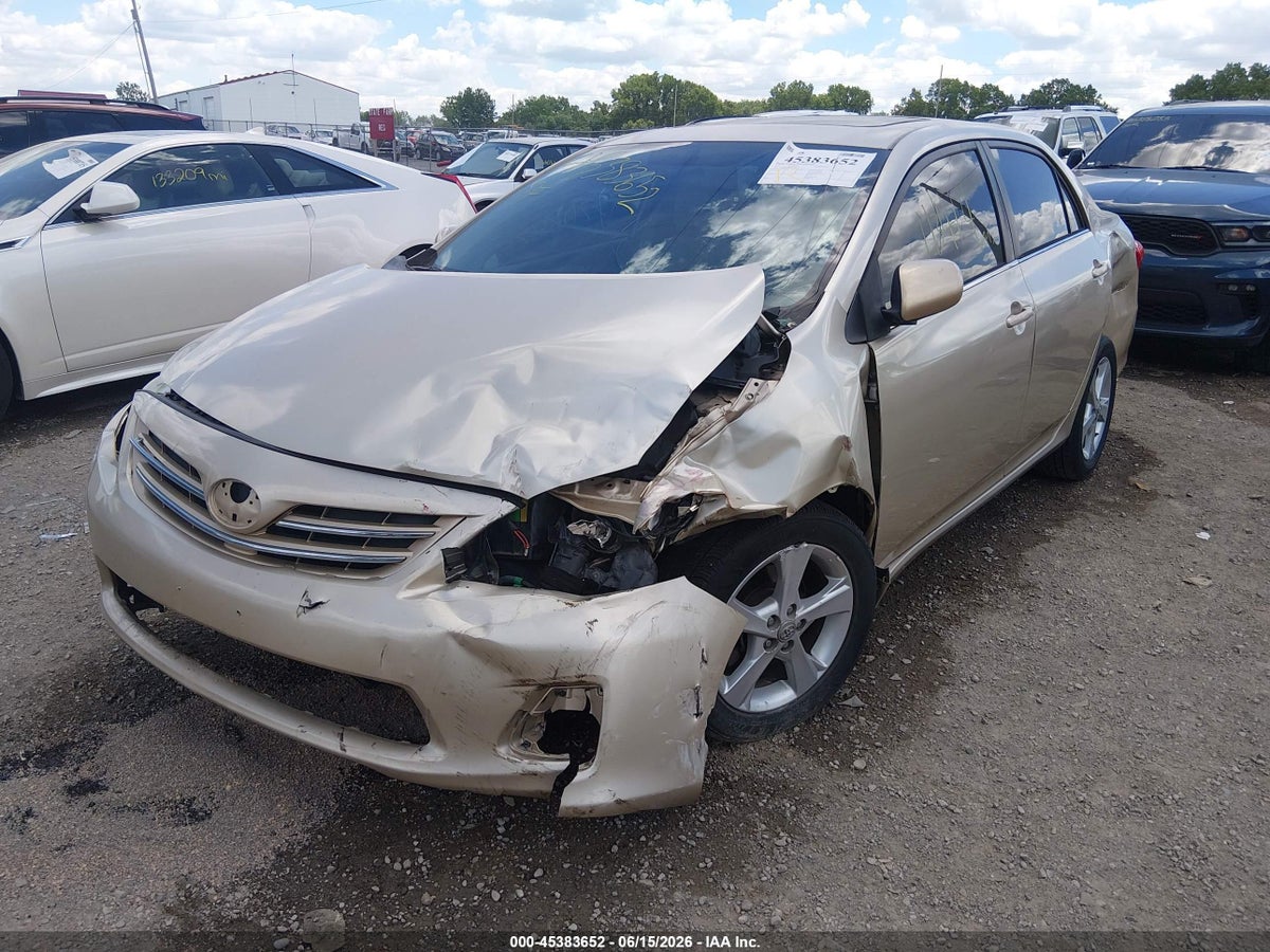2013 TOYOTA COROLLA LE — снимка 2