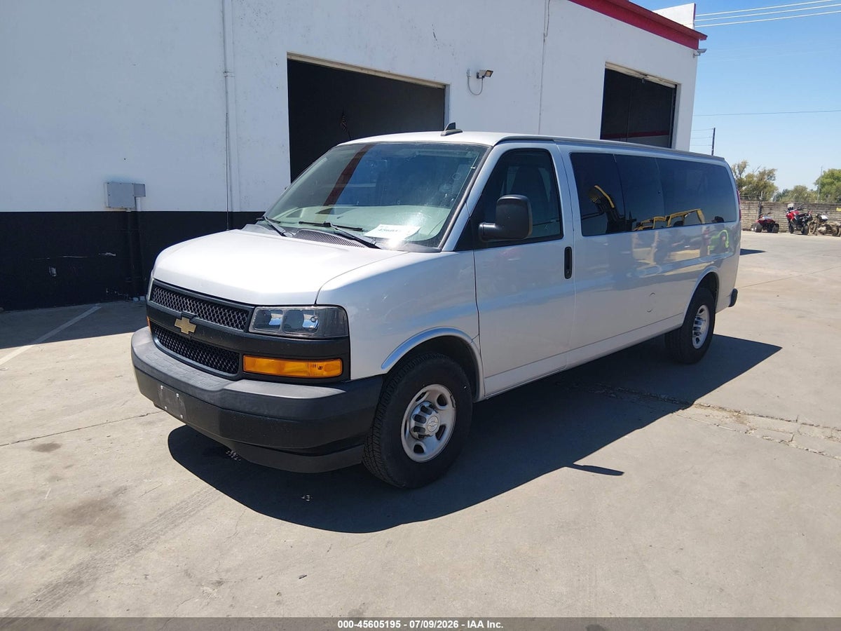 2018 CHEVROLET EXPRESS 3500 LS — снимка 2