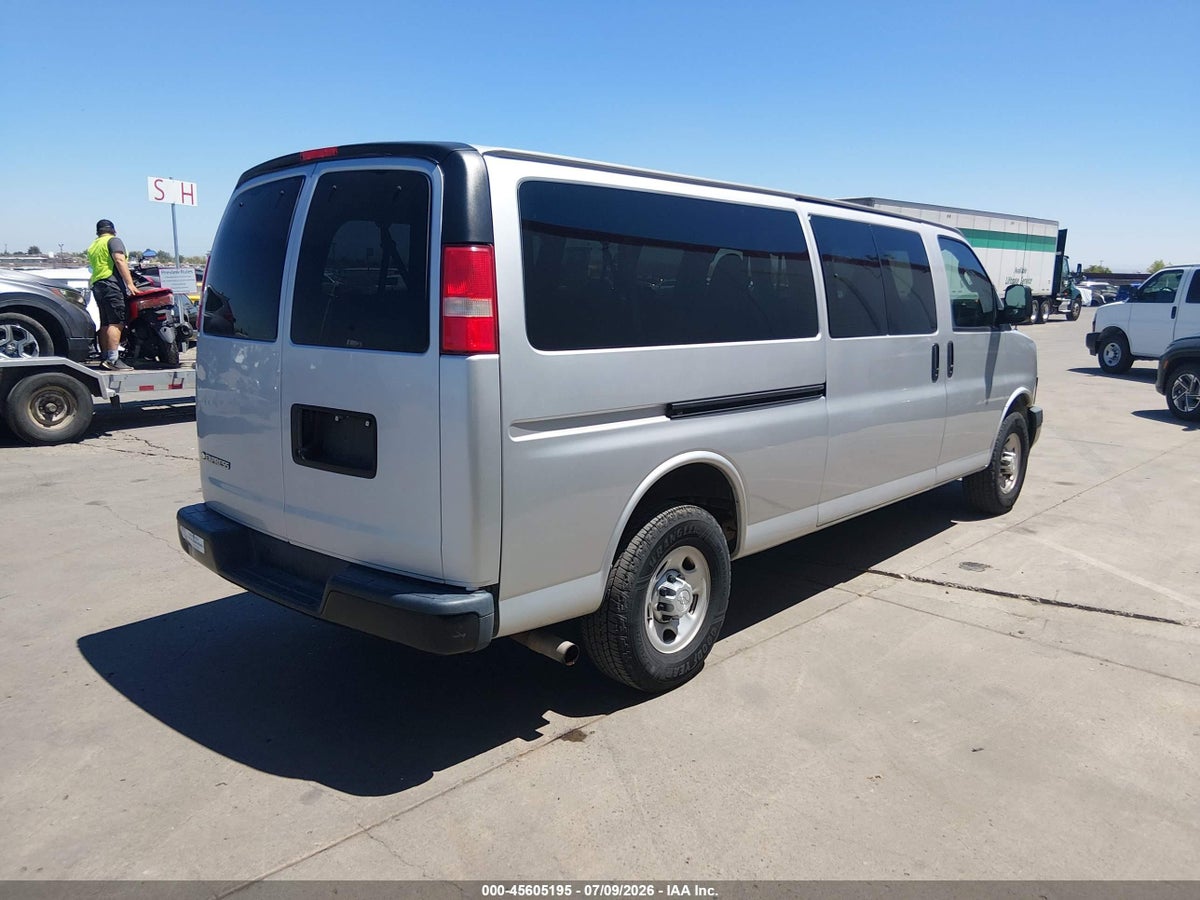 2018 CHEVROLET EXPRESS 3500 LS — снимка 4