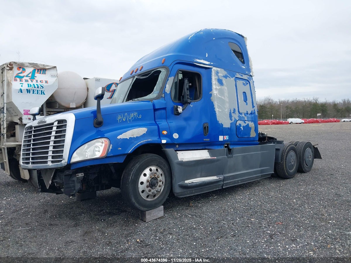 2017 FREIGHTLINER CASCADIA 125 — снимка 2