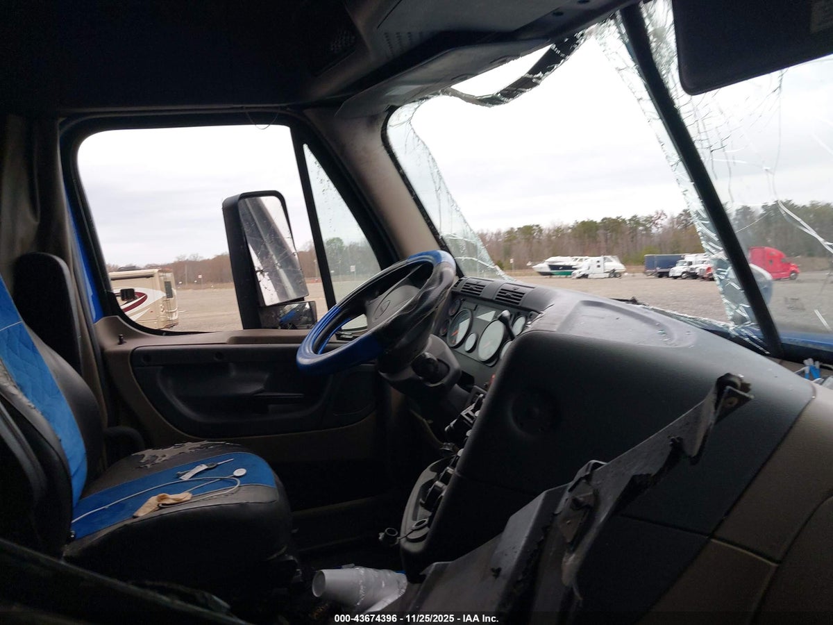 2017 FREIGHTLINER CASCADIA 125 — снимка 5