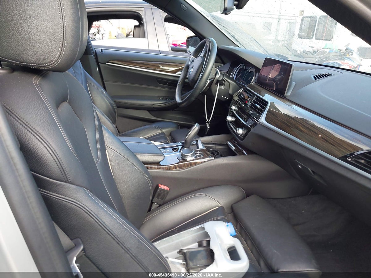 2019 BMW 530I — снимка 5