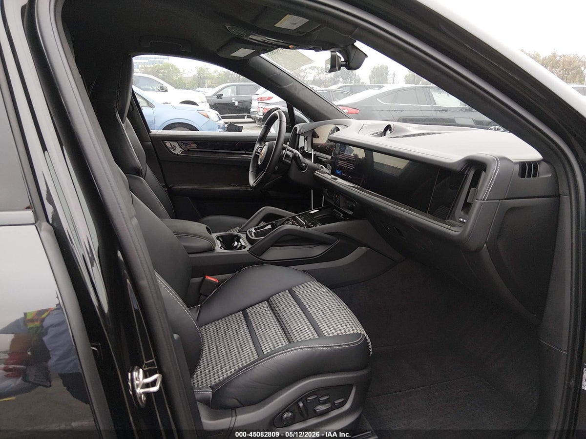 2026 PORSCHE CAYENNE COUPE GTS — снимка 5