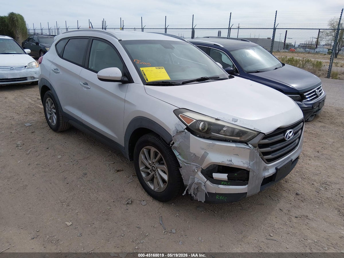 2016 HYUNDAI TUCSON SE