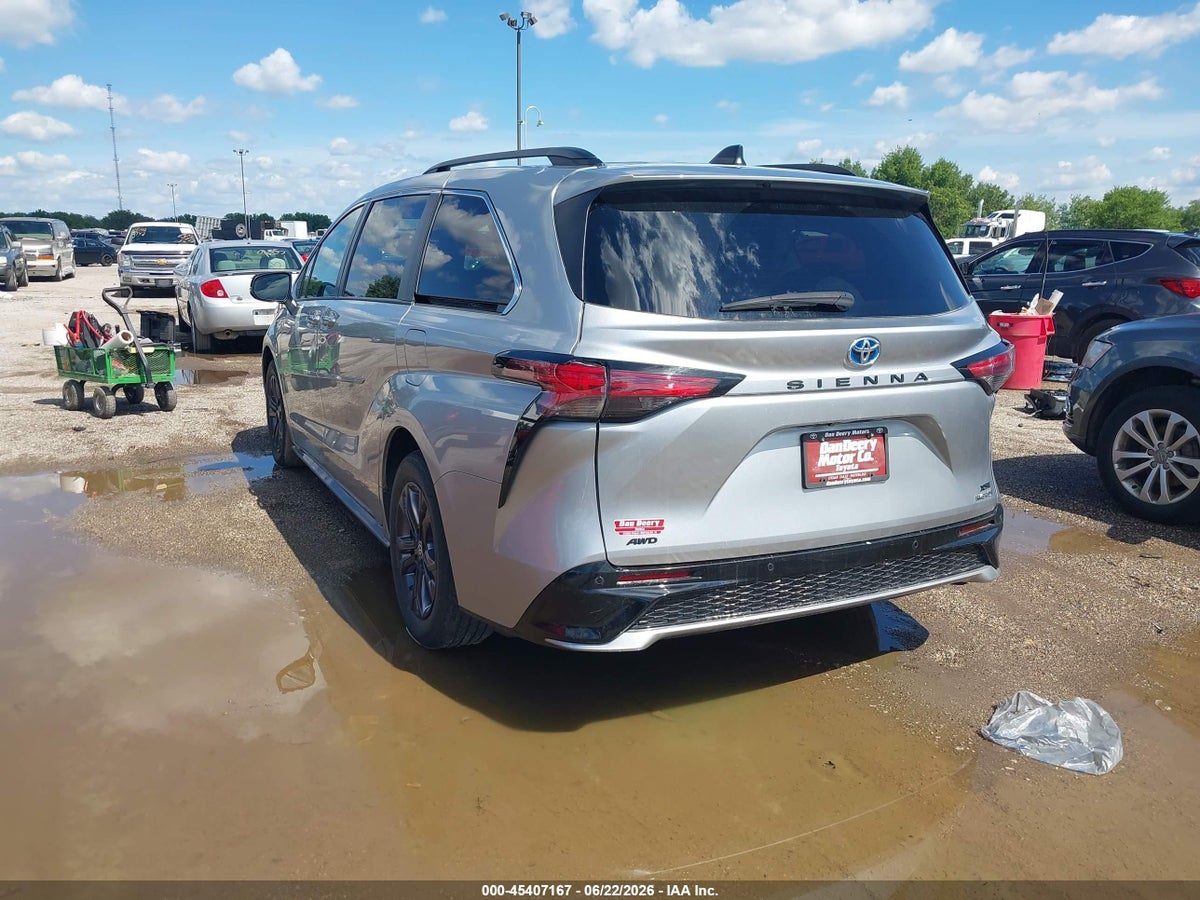 2024 TOYOTA SIENNA XSE — снимка 3
