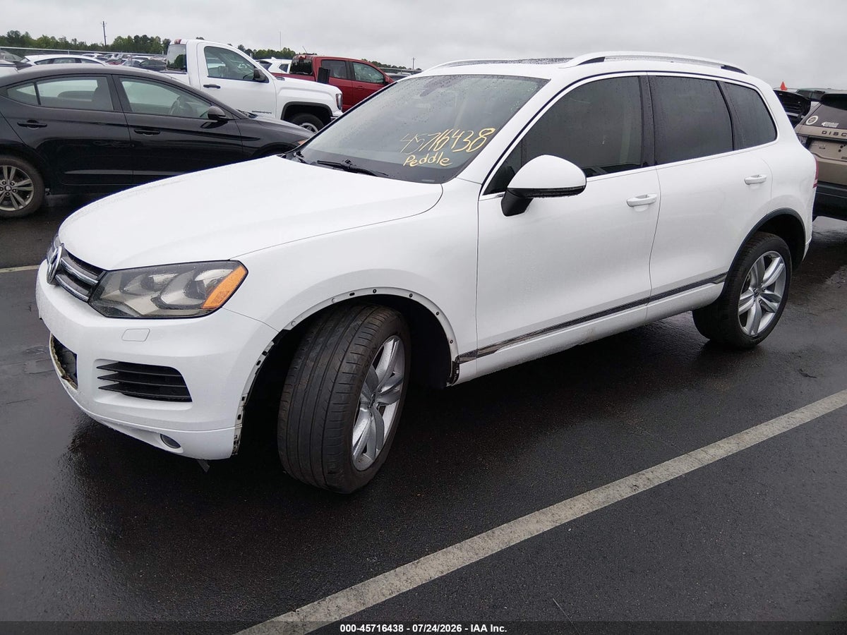 2014 VOLKSWAGEN TOUAREG TDI EXECUTIVE — снимка 2