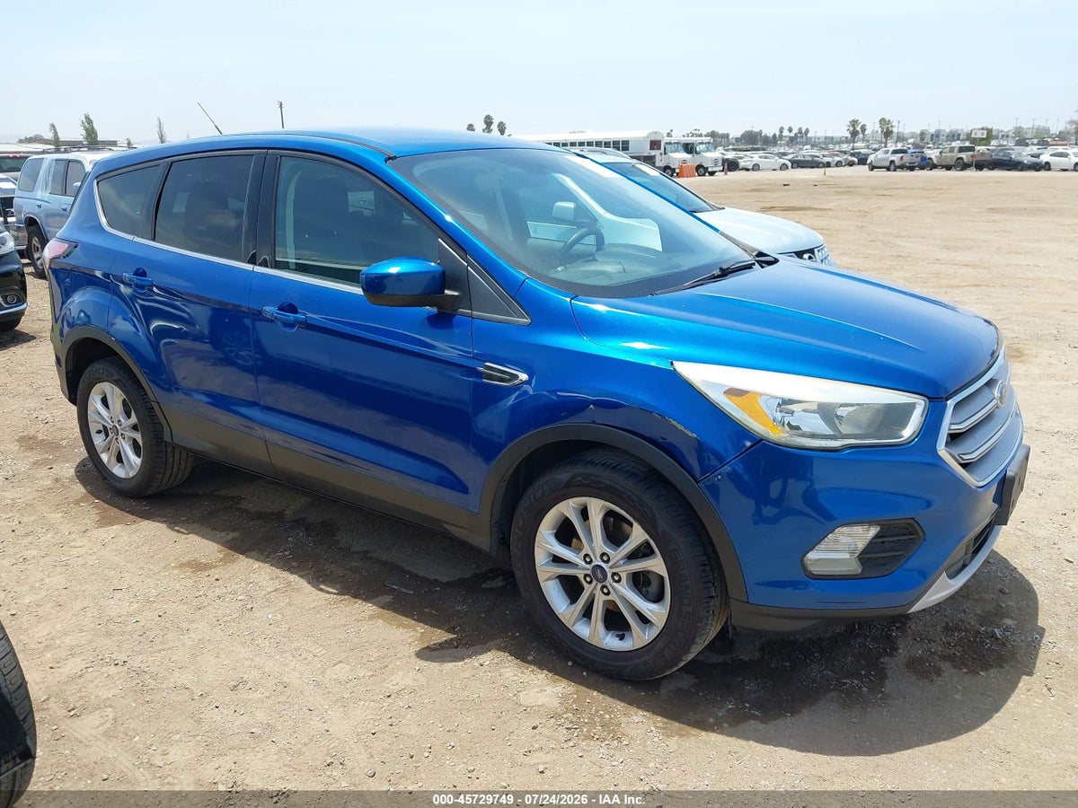 2017 FORD ESCAPE SE