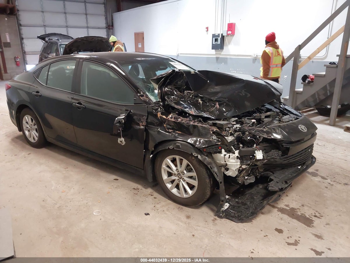2025 TOYOTA CAMRY LE