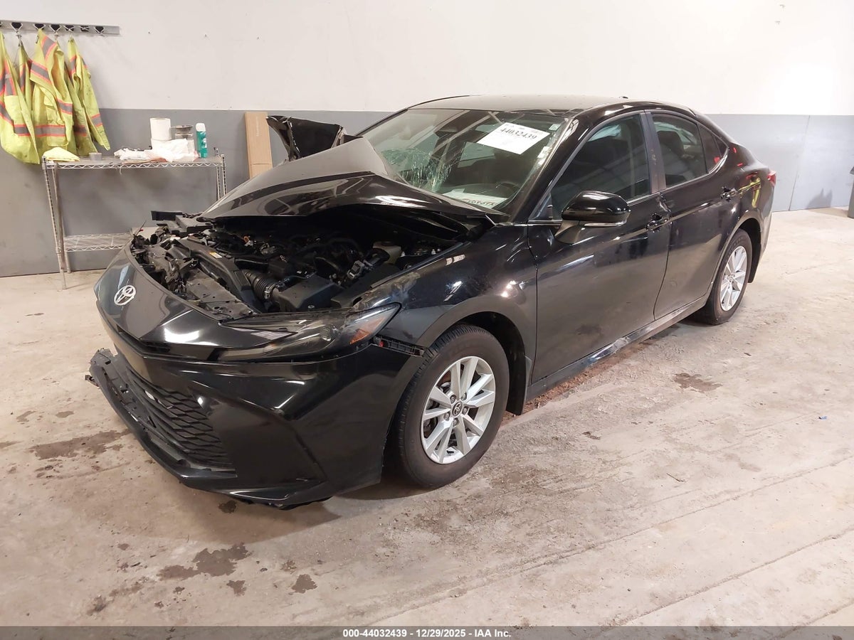 2025 TOYOTA CAMRY LE — снимка 2