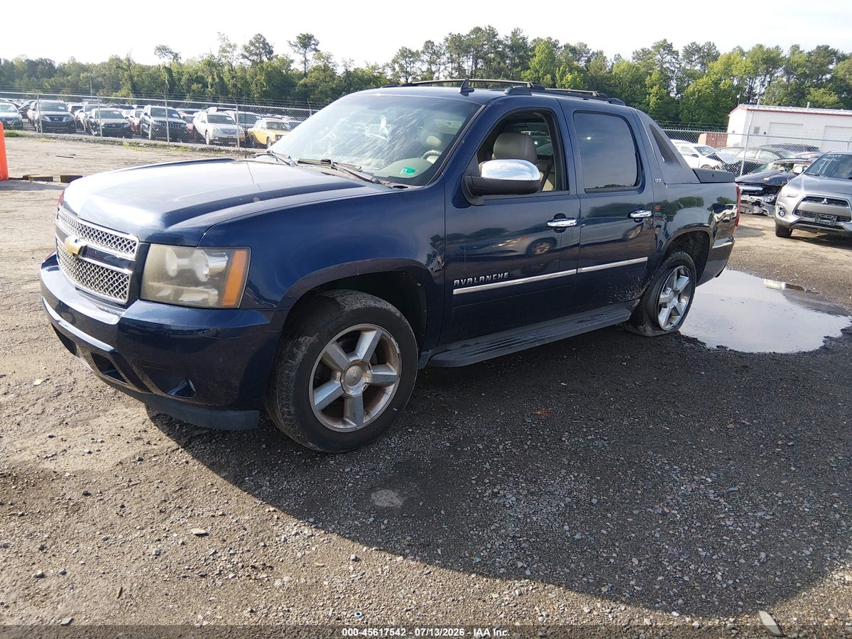 2011 CHEVROLET AVALANCHE 1500 LTZ — снимка 2
