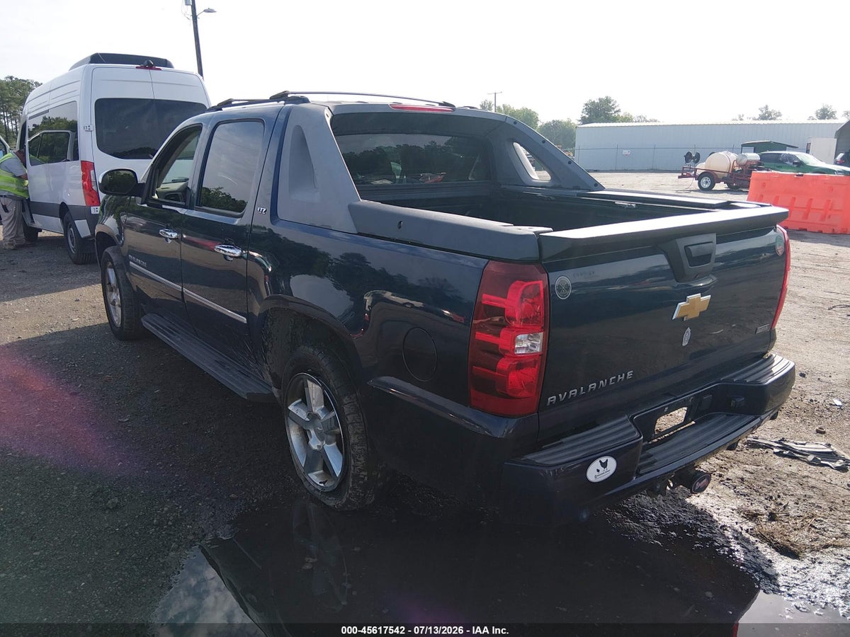 2011 CHEVROLET AVALANCHE 1500 LTZ — снимка 3