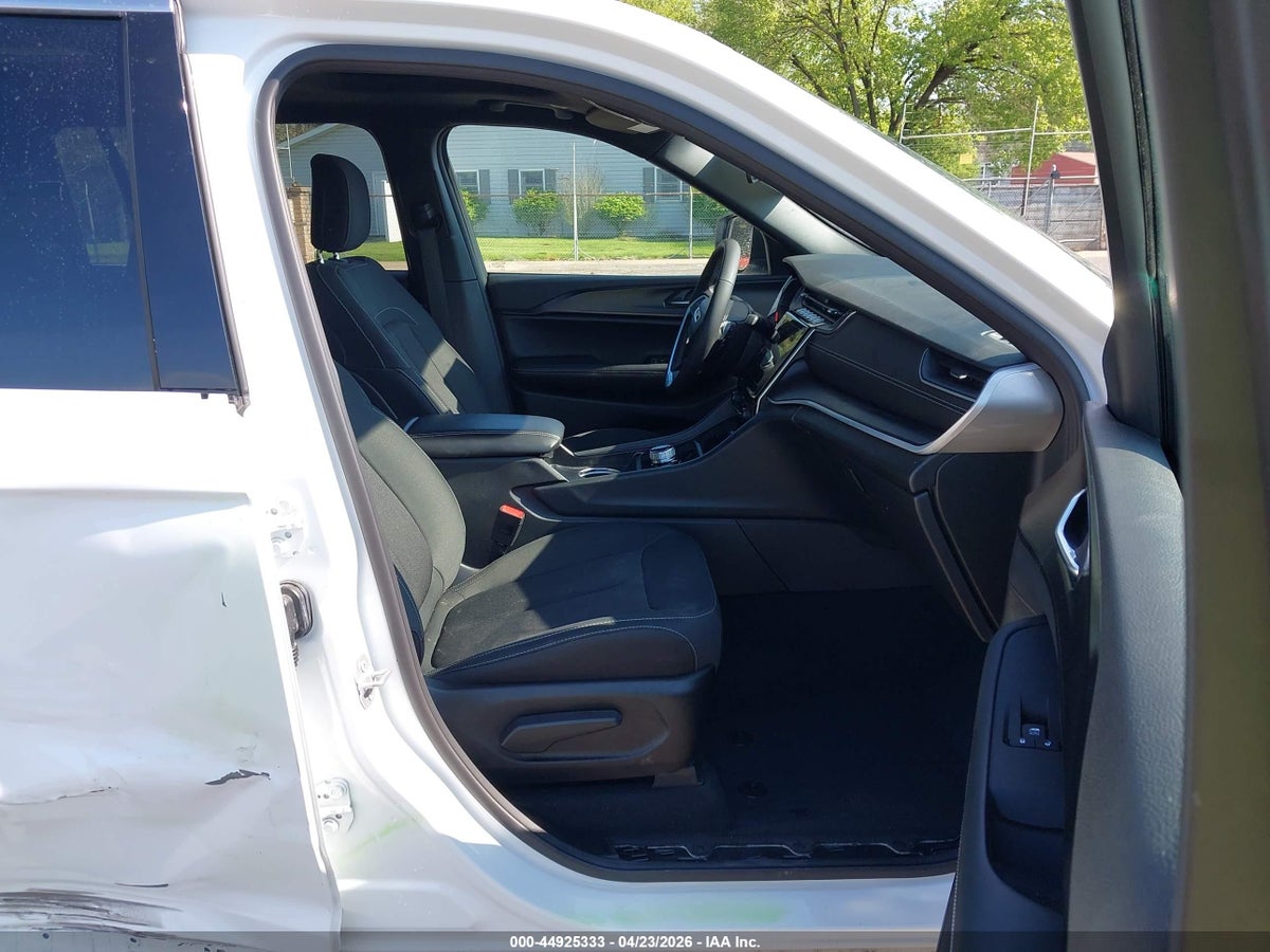 2025 JEEP GRAND CHEROKEE L LAREDO X 4X4 — снимка 5