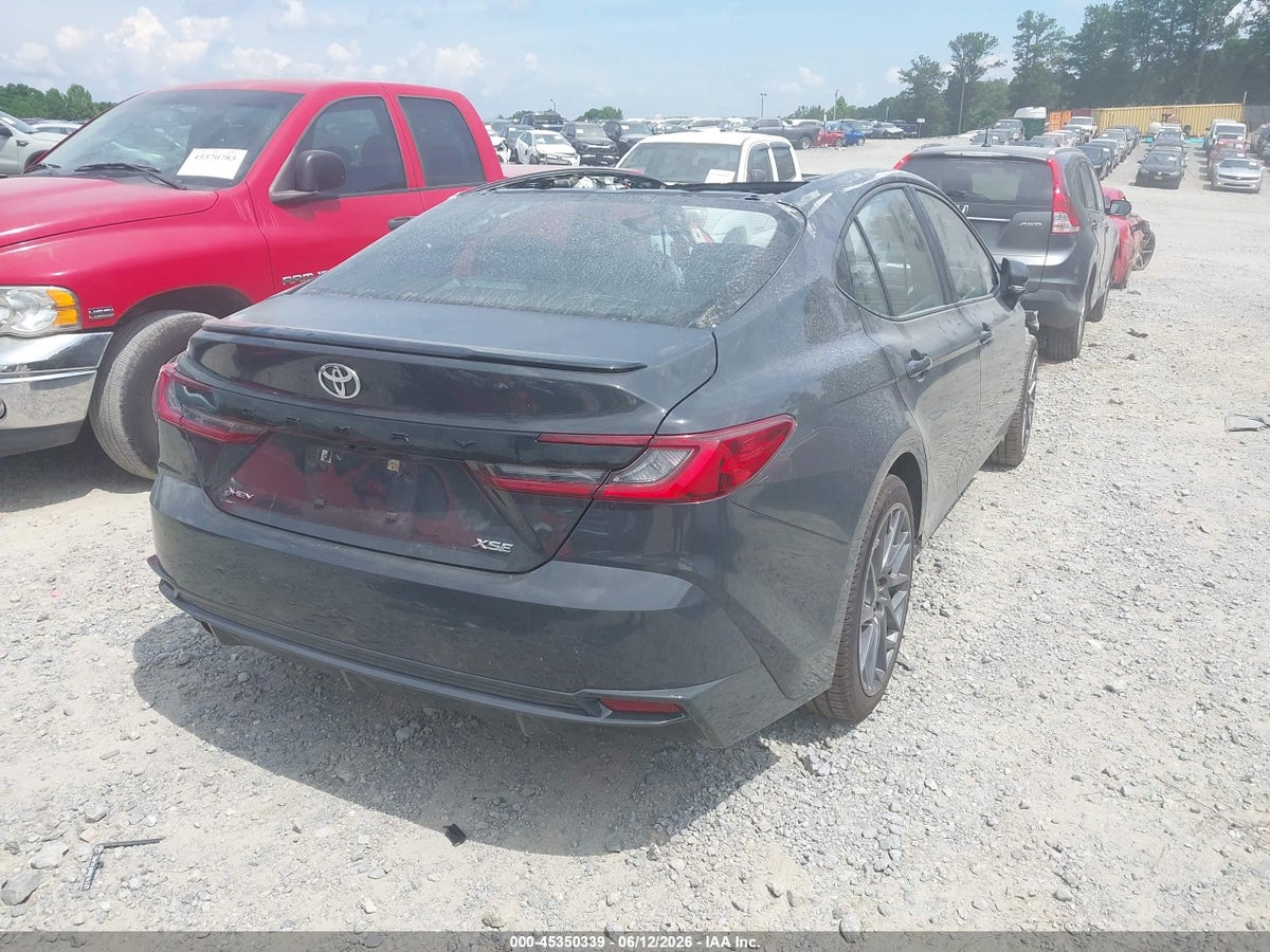 2025 TOYOTA CAMRY XSE — снимка 4