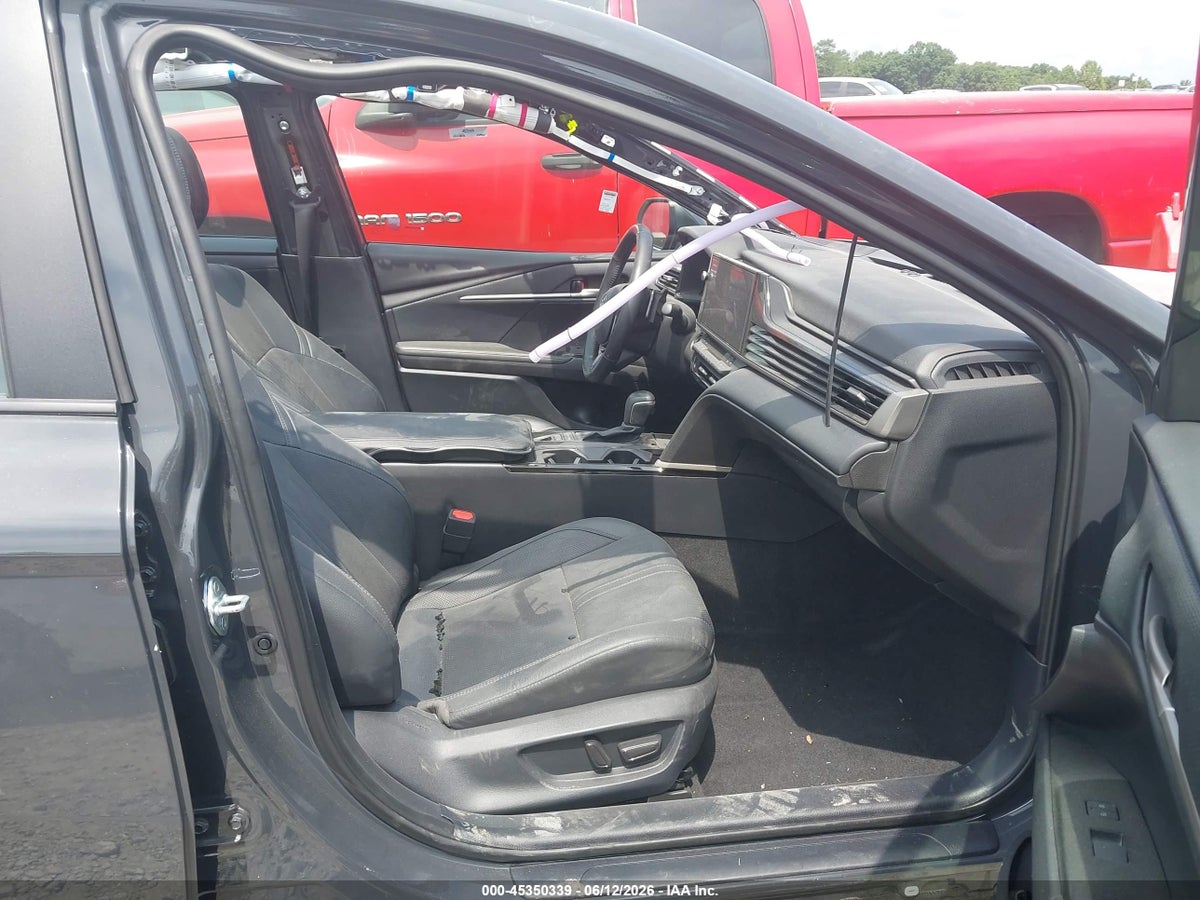 2025 TOYOTA CAMRY XSE — снимка 5