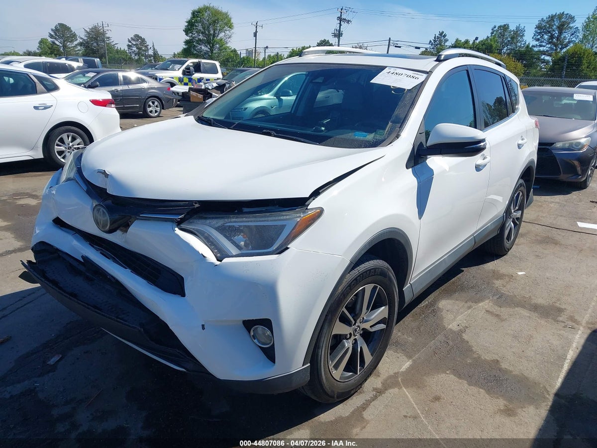 2017 TOYOTA RAV4 XLE — снимка 2