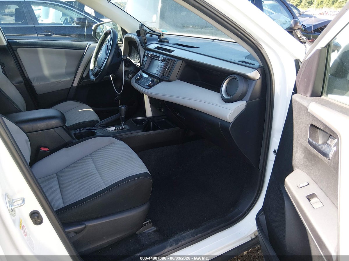 2017 TOYOTA RAV4 XLE — снимка 5