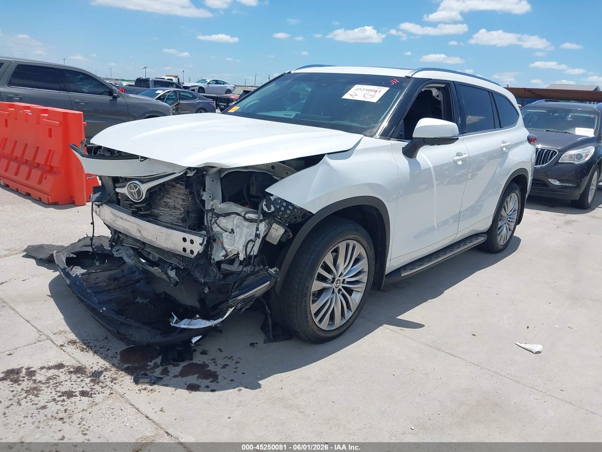 2022 TOYOTA HIGHLANDER PLATINUM — снимка 2