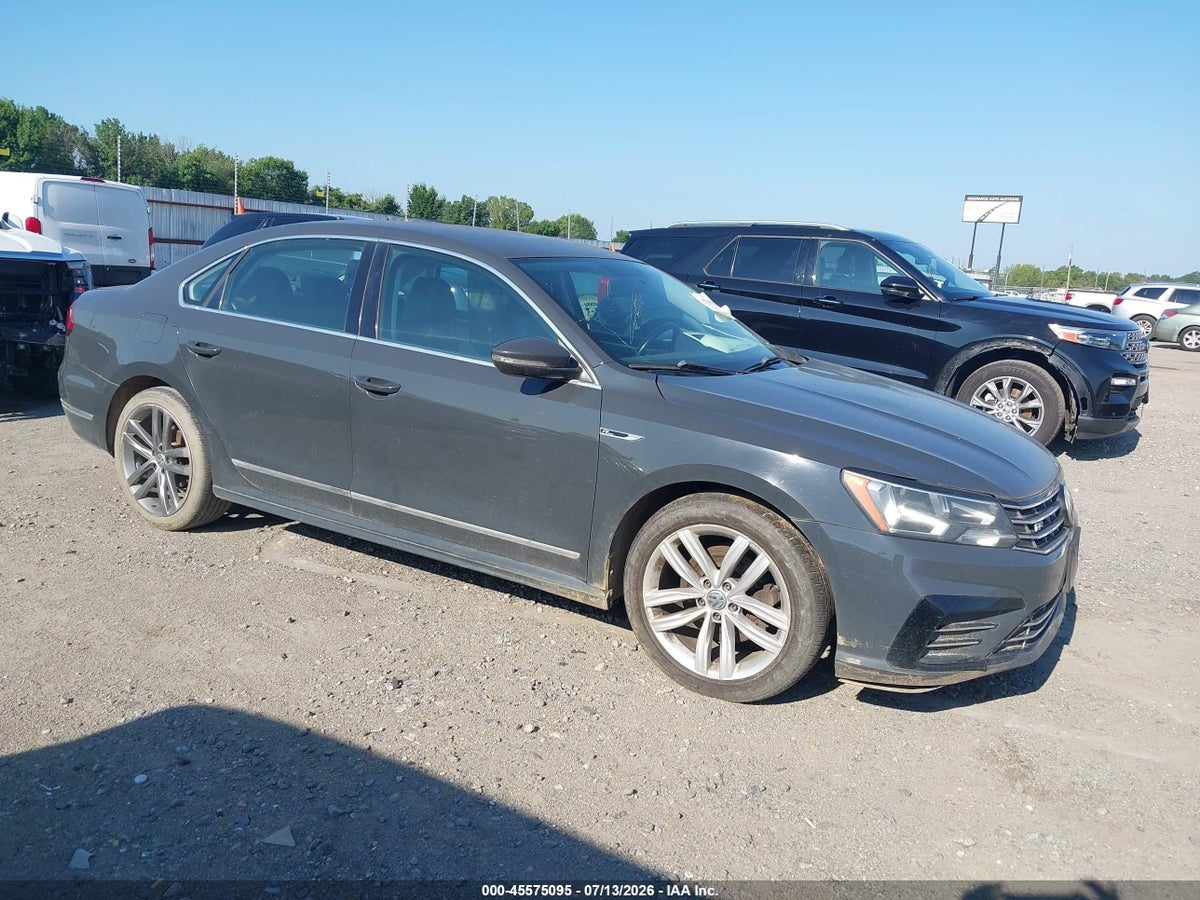 2017 VOLKSWAGEN PASSAT 1.8T R-LINE