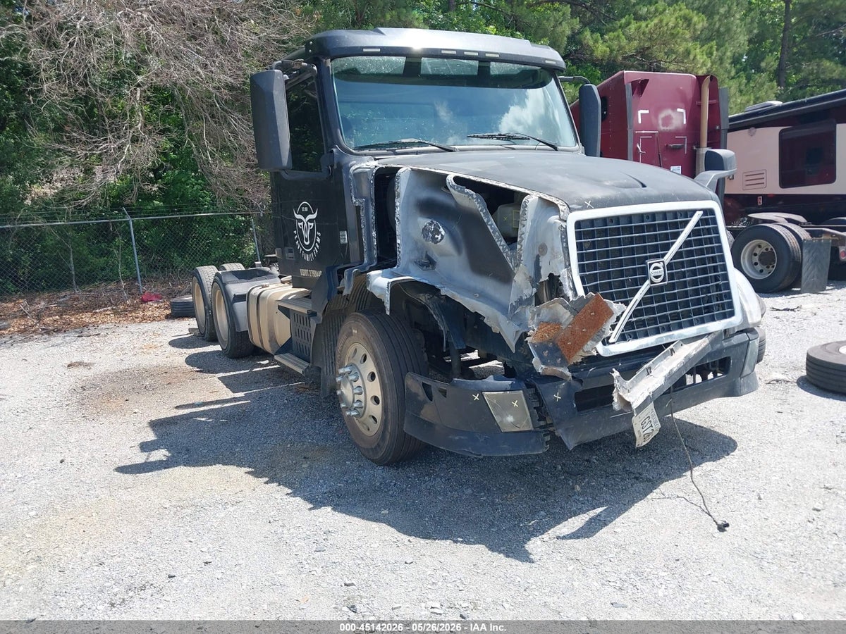 2014 VOLVO VN VNL