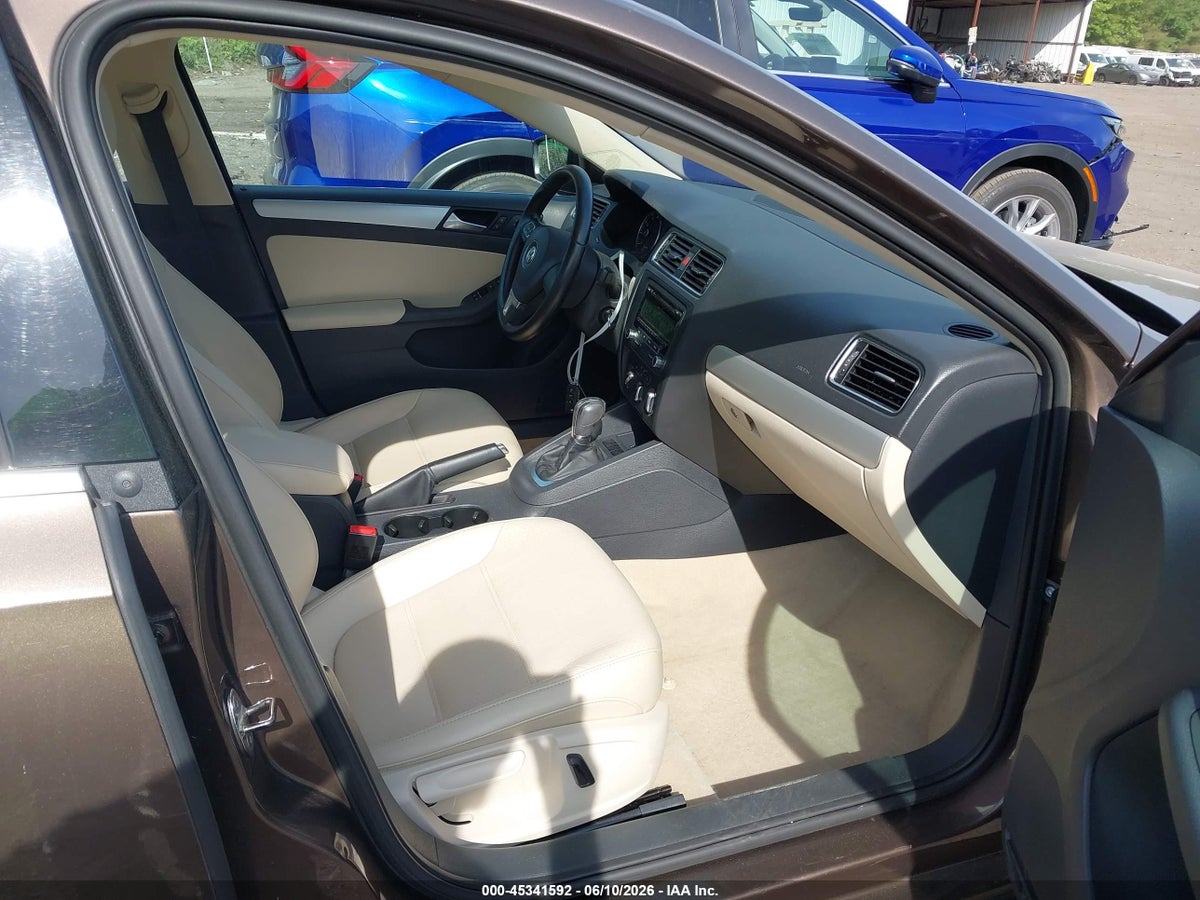 2013 VOLKSWAGEN JETTA 2.5L SE — снимка 5