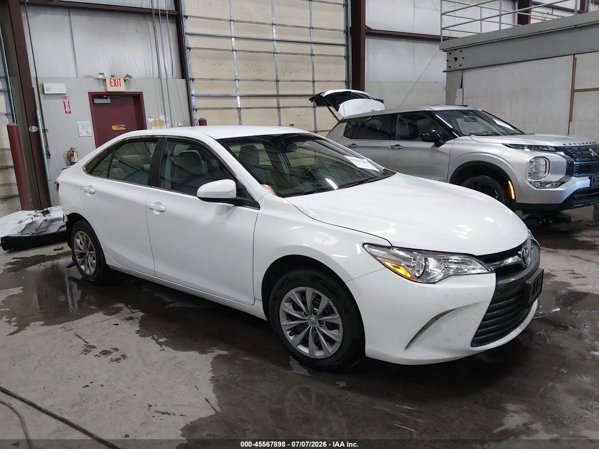 2015 TOYOTA CAMRY LE