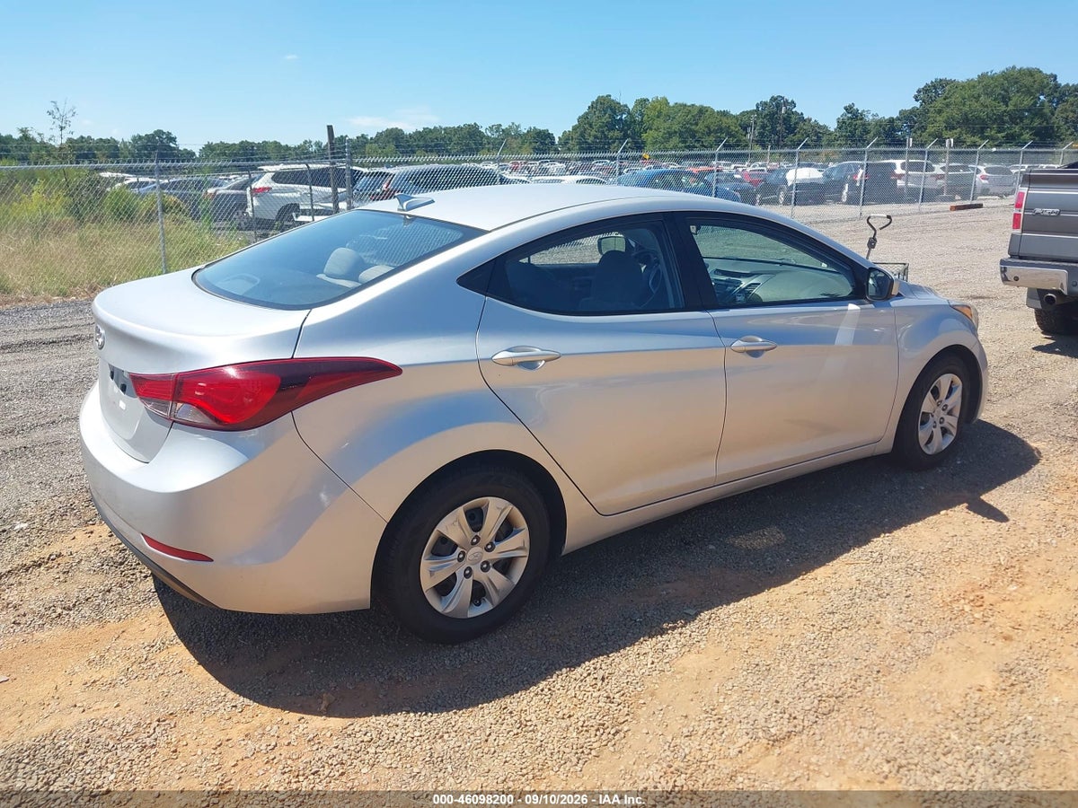 2016 HYUNDAI ELANTRA SE — снимка 4