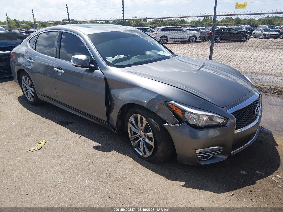 2015 INFINITI Q70 3.7