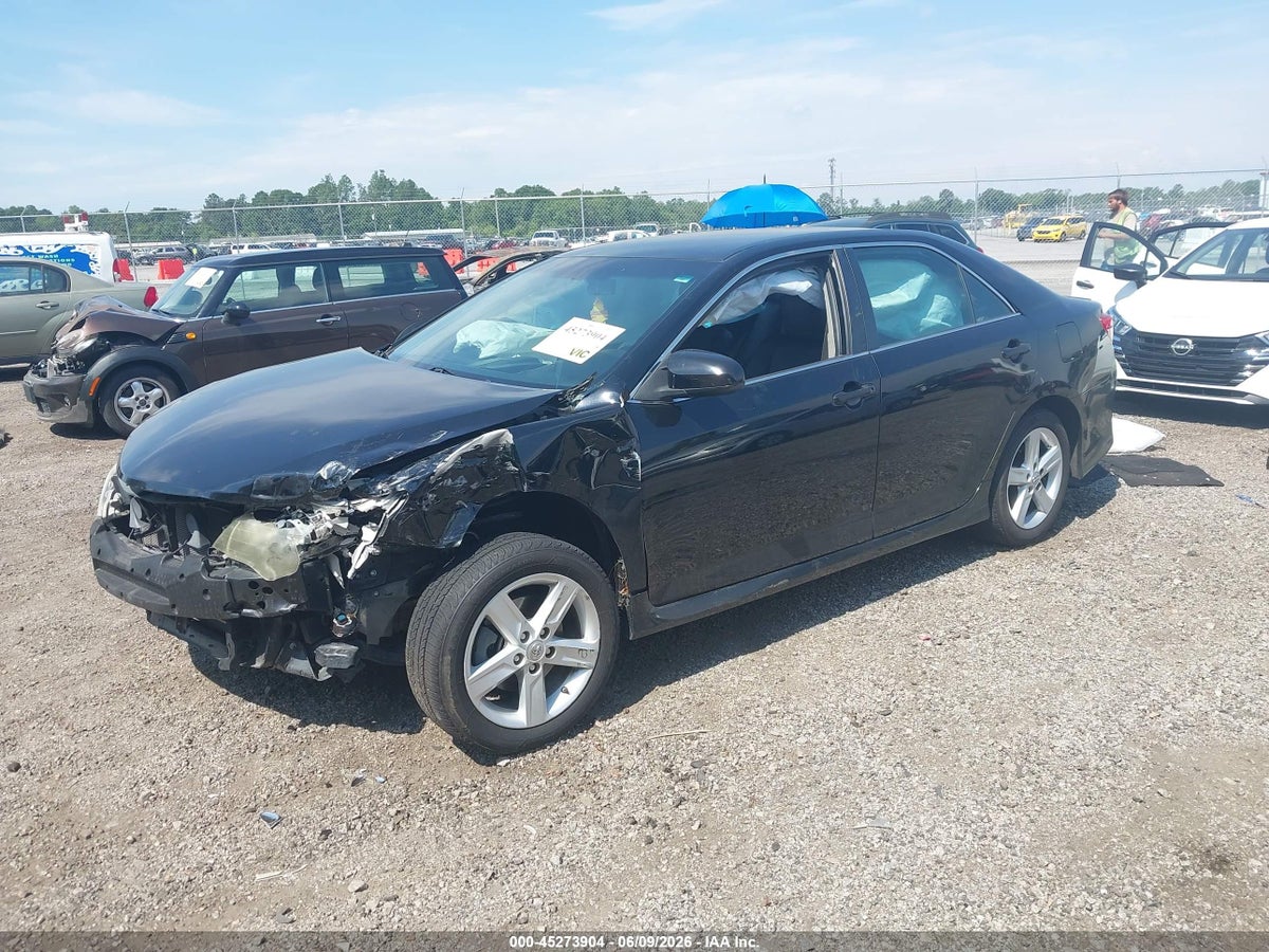 2014 TOYOTA CAMRY SE — снимка 2