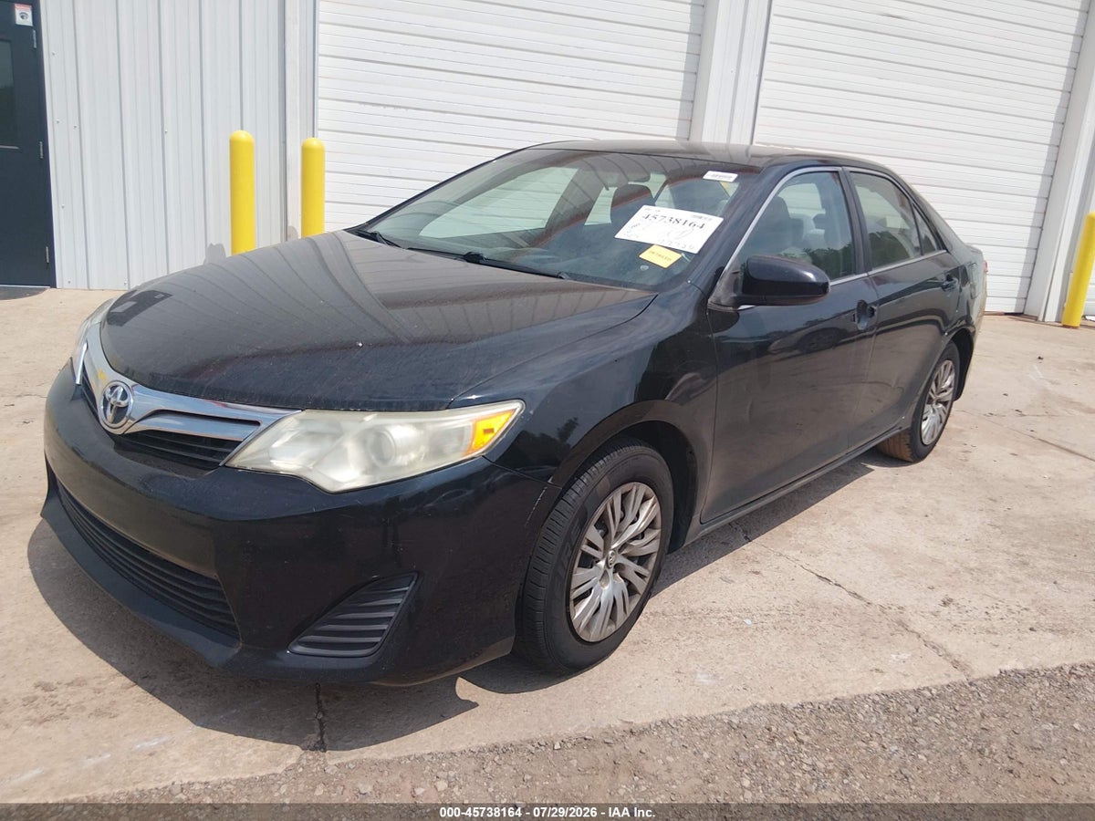 2012 TOYOTA CAMRY LE — снимка 2