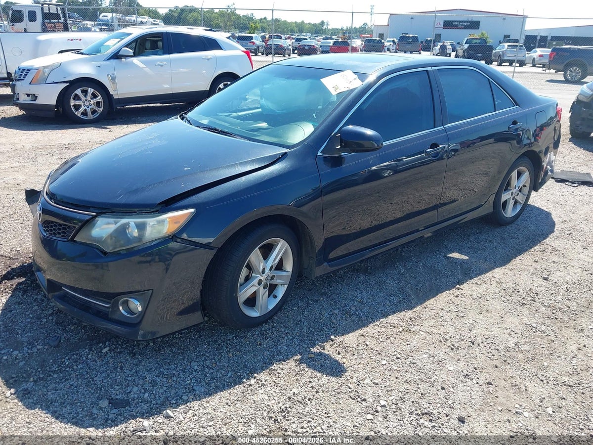2013 TOYOTA CAMRY SE — снимка 2