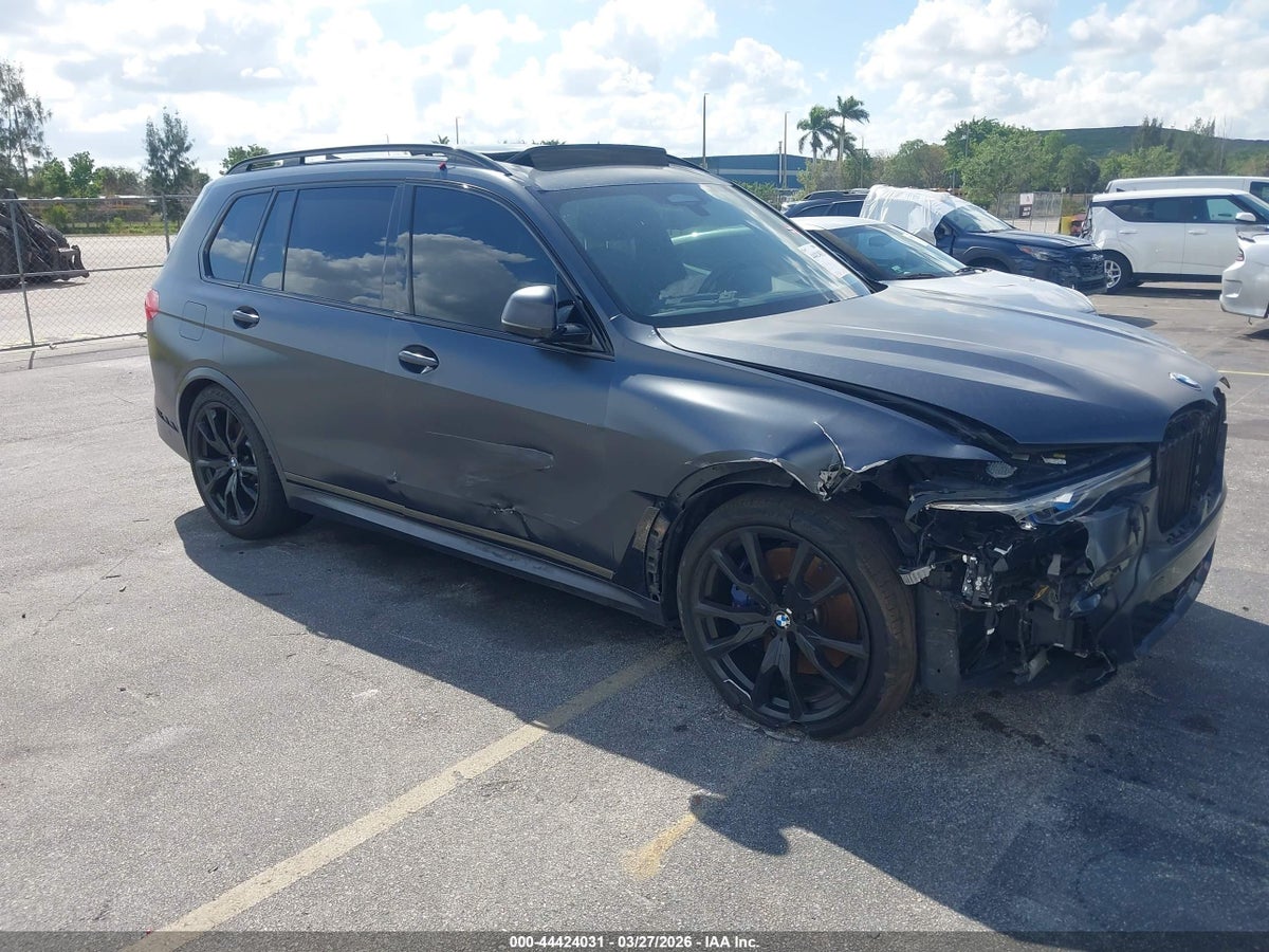 2021 BMW X7 M50I