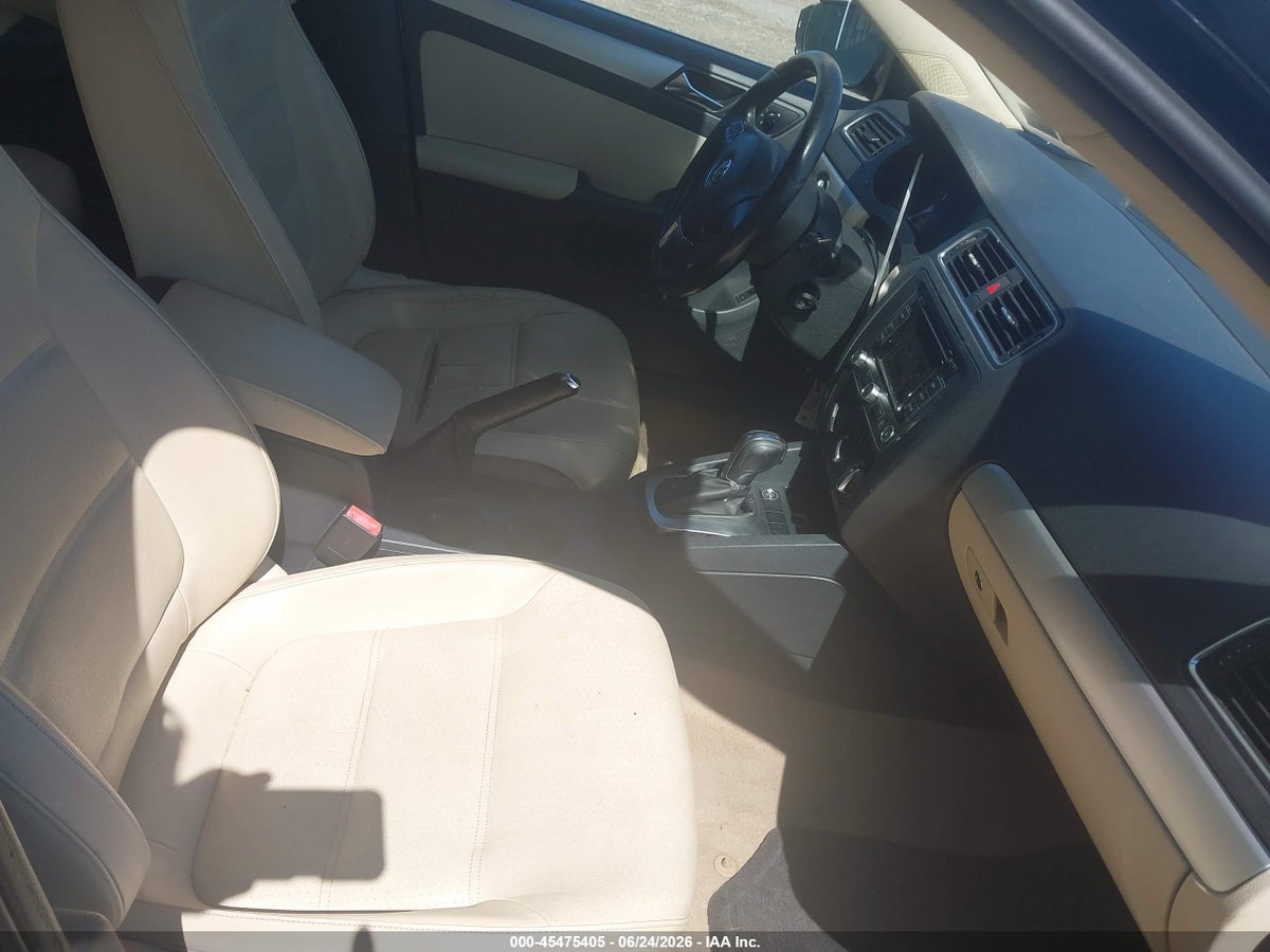2011 VOLKSWAGEN JETTA 2.5L SEL — снимка 5