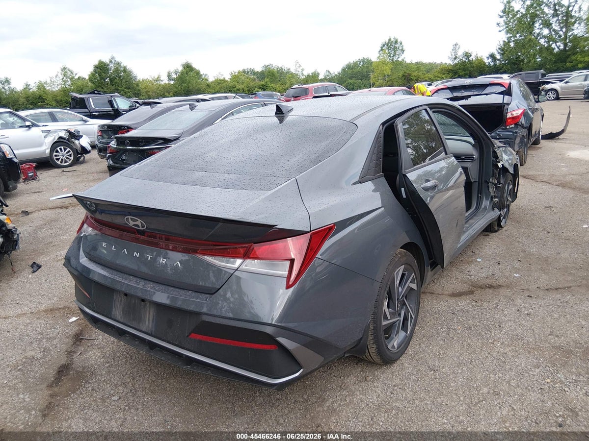 2025 HYUNDAI ELANTRA SEL SPORT — снимка 4
