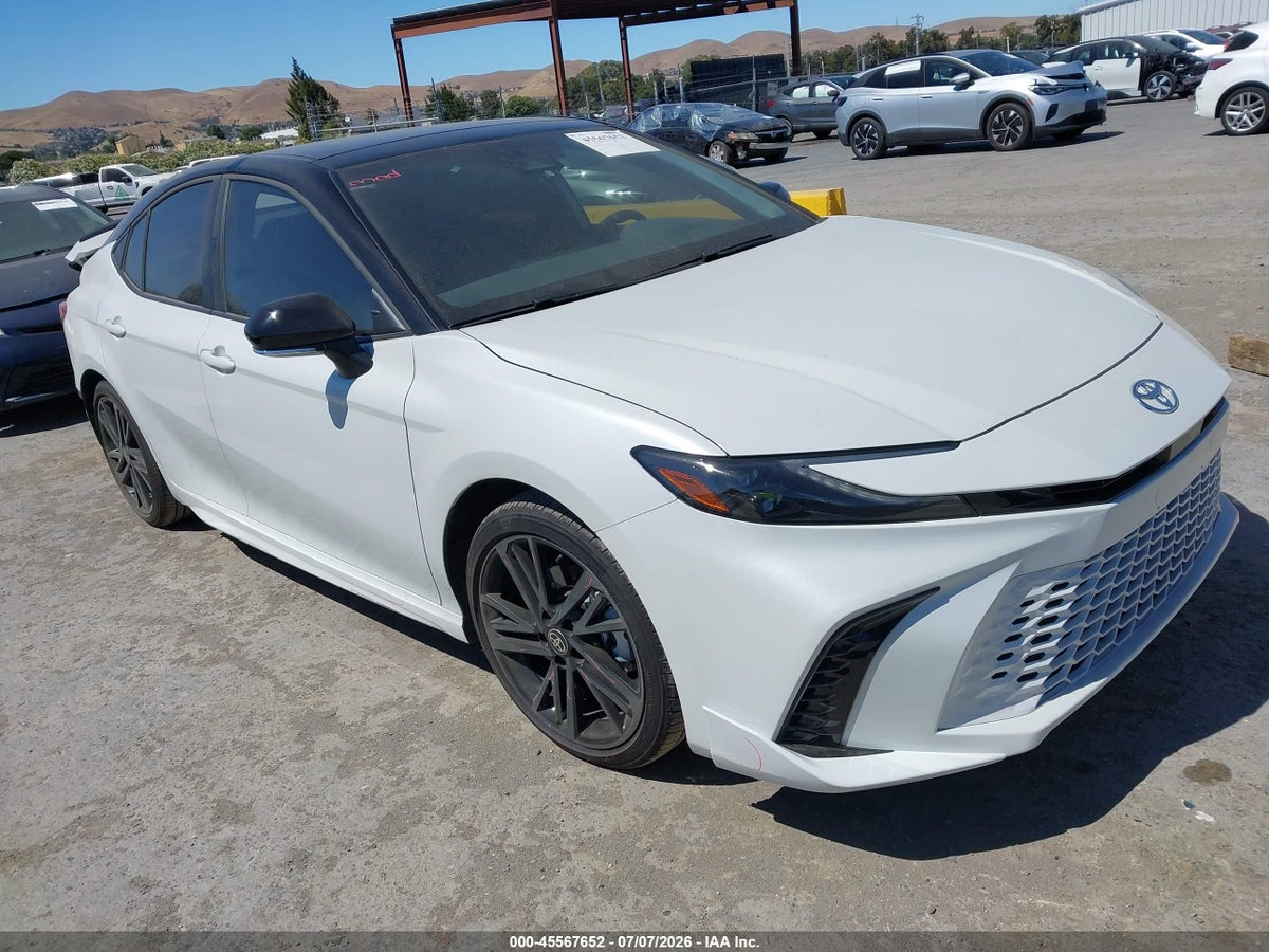 2026 TOYOTA CAMRY XSE