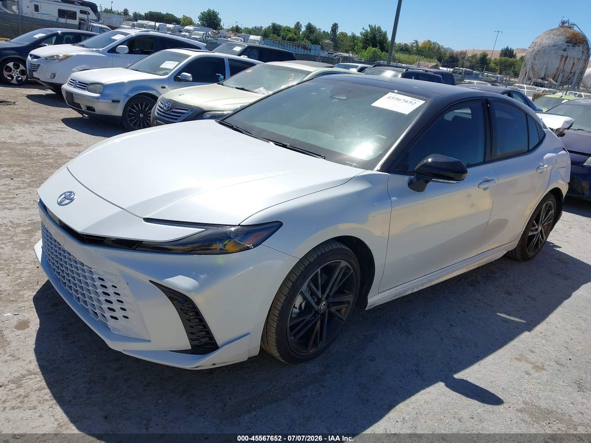 2026 TOYOTA CAMRY XSE — снимка 2