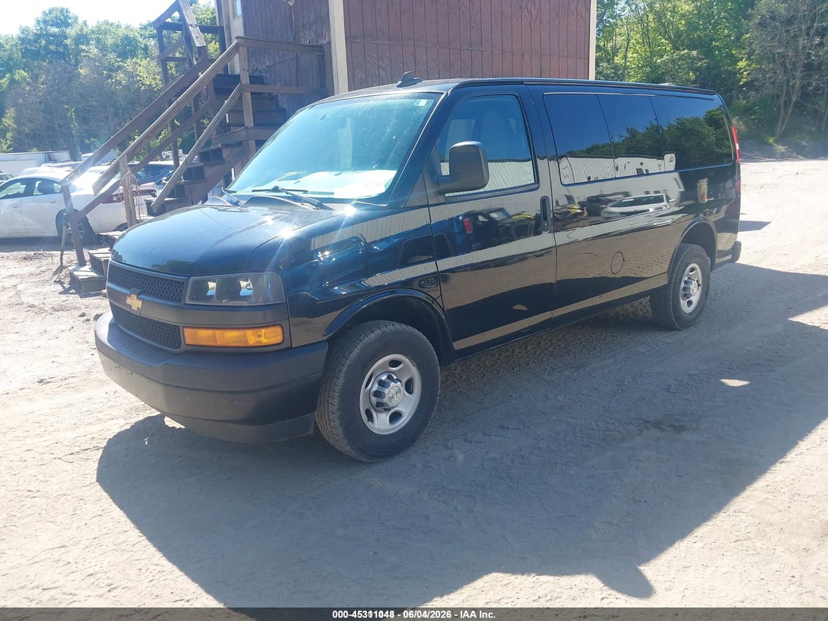 2020 CHEVROLET EXPRESS PASSENGER RWD 2500 REGULAR WHEELBASE LS — снимка 2