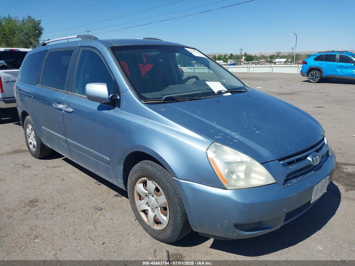 2010 KIA SEDONA LX